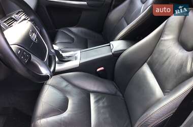 Внедорожник / Кроссовер Volvo XC60 2012 в 