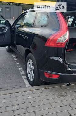 Внедорожник / Кроссовер Volvo XC60 2009 в 