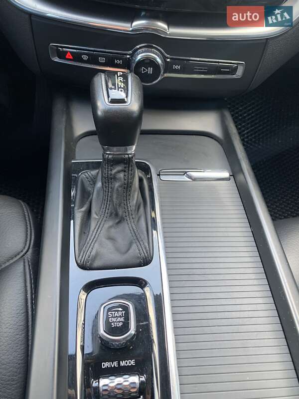 Внедорожник / Кроссовер Volvo XC60 2017 в Львове