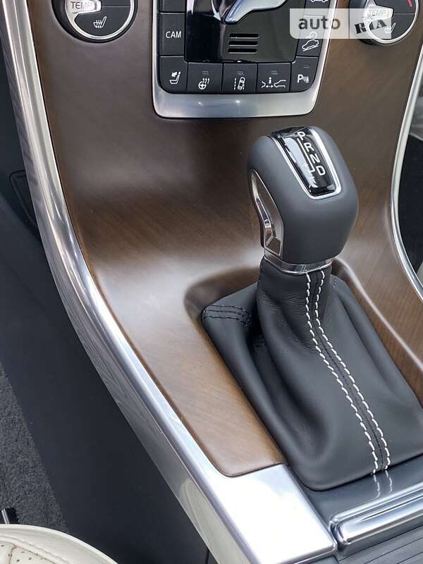 Внедорожник / Кроссовер Volvo XC60 2014 в Киеве