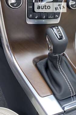 Внедорожник / Кроссовер Volvo XC60 2014 в 