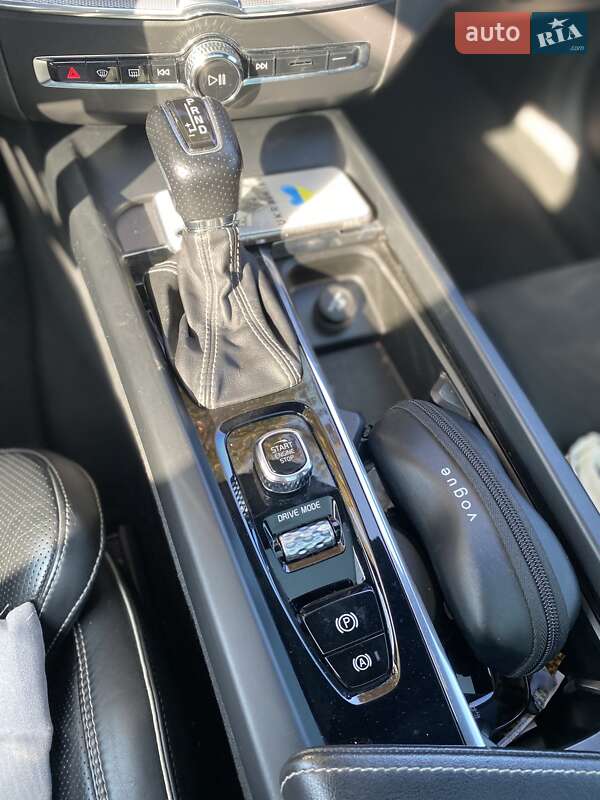 Внедорожник / Кроссовер Volvo XC60 2018 в Киеве