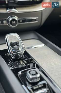 Позашляховик / Кросовер Volvo XC60 2019 в 