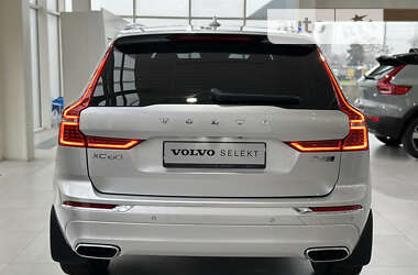 Внедорожник / Кроссовер Volvo XC60 2017 в 