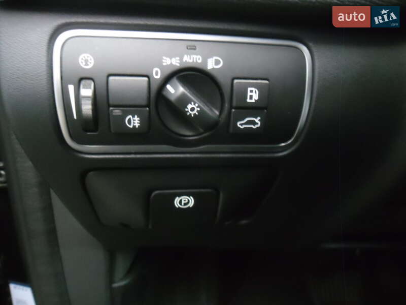 Внедорожник / Кроссовер Volvo XC60 2017 в Львове