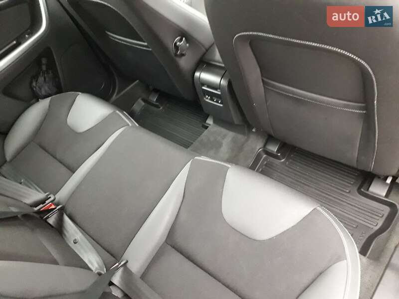 Внедорожник / Кроссовер Volvo XC60 2012 в Черновцах
