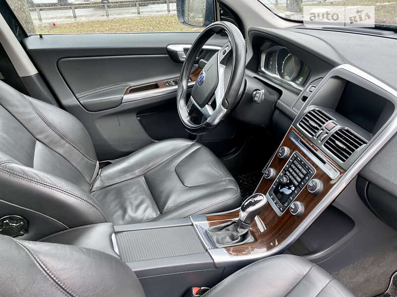 Внедорожник / Кроссовер Volvo XC60 2014 в Киеве