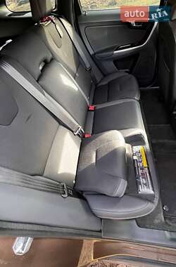 Внедорожник / Кроссовер Volvo XC60 2014 в 