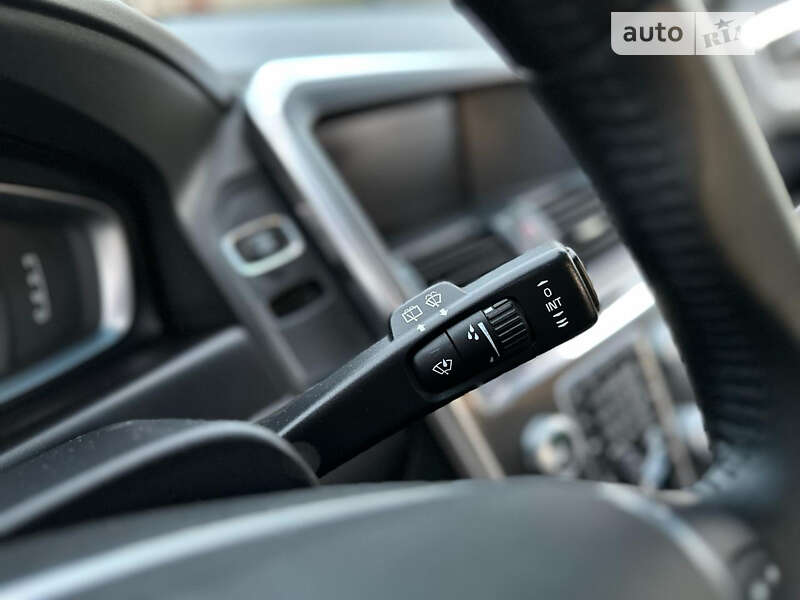 Внедорожник / Кроссовер Volvo XC60 2016 в Ровно