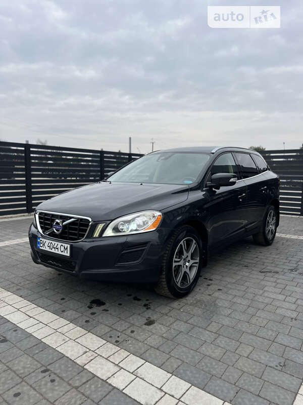 Внедорожник / Кроссовер Volvo XC60 2011 в Вараше