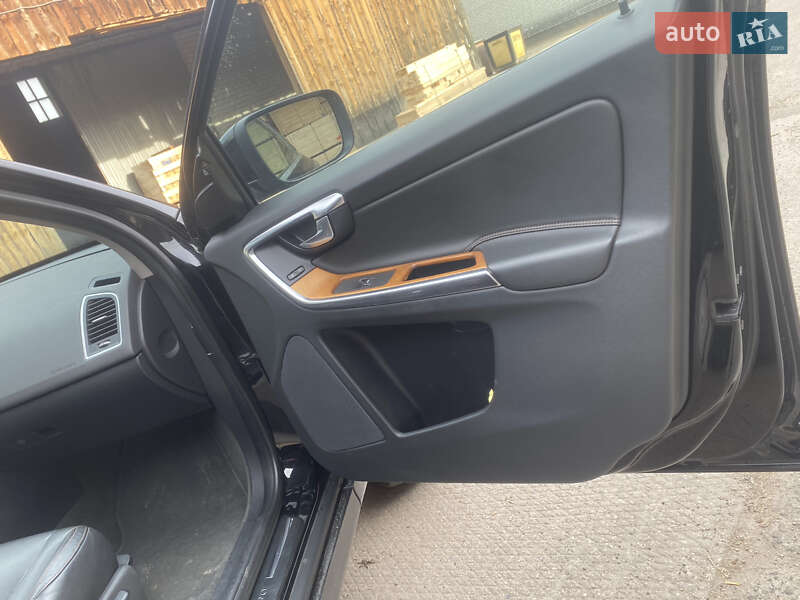 Внедорожник / Кроссовер Volvo XC60 2017 в Василькове