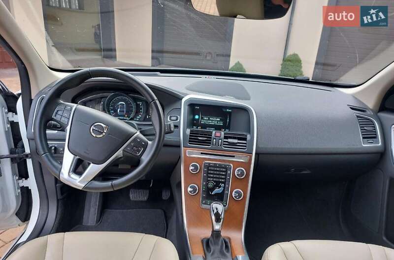 Внедорожник / Кроссовер Volvo XC60 2016 в Львове