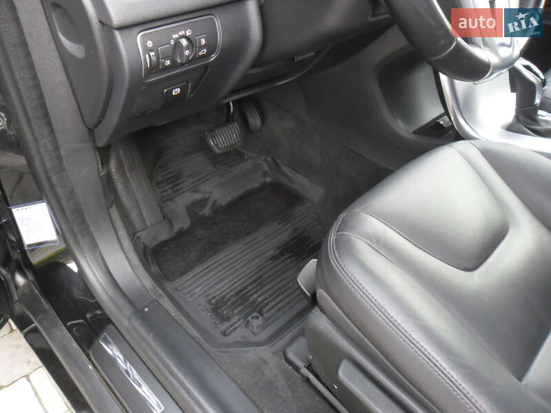 Внедорожник / Кроссовер Volvo XC60 2017 в Львове