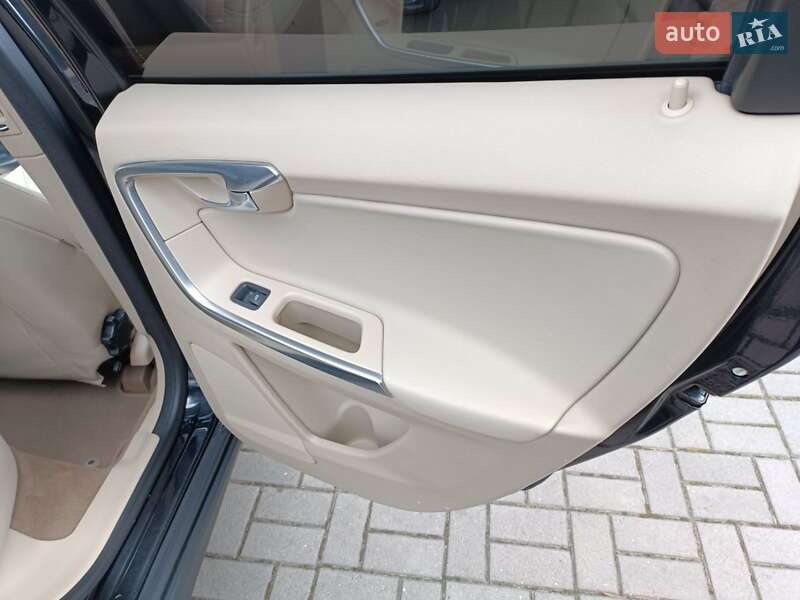 Внедорожник / Кроссовер Volvo XC60 2011 в Дрогобыче