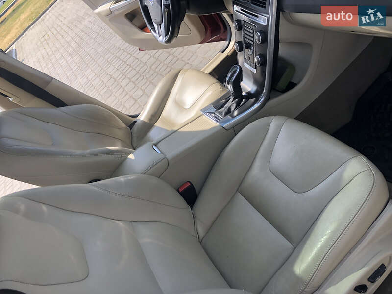 Внедорожник / Кроссовер Volvo XC60 2014 в Львове