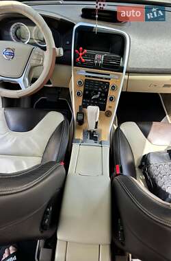 Внедорожник / Кроссовер Volvo XC60 2010 в 