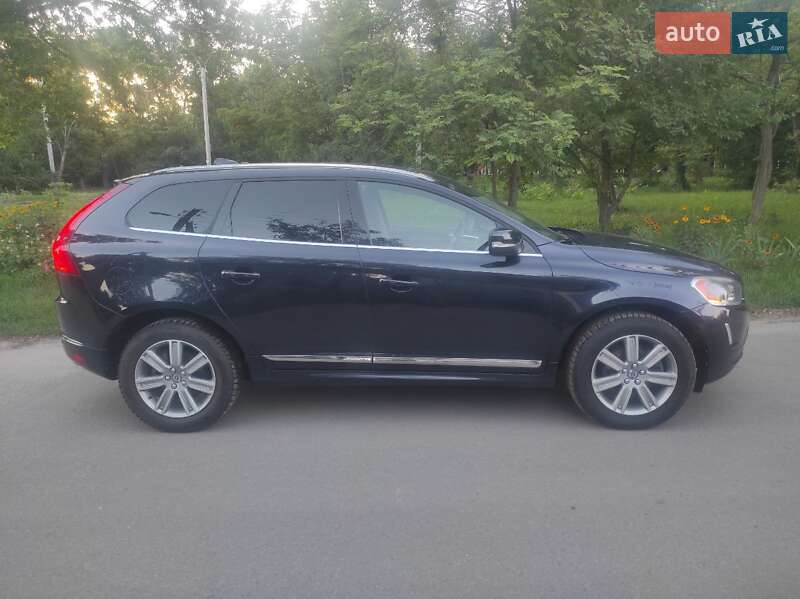 Внедорожник / Кроссовер Volvo XC60 2017 в Харькове