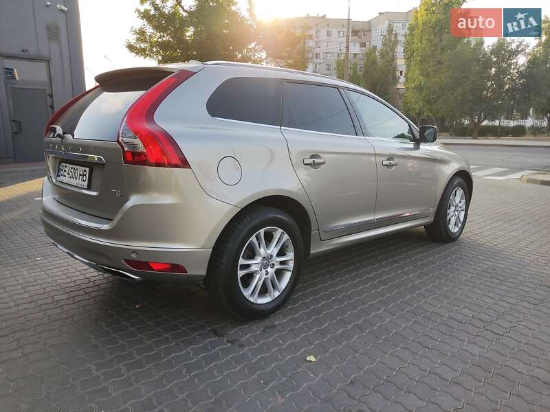 Внедорожник / Кроссовер Volvo XC60 2014 в Николаеве