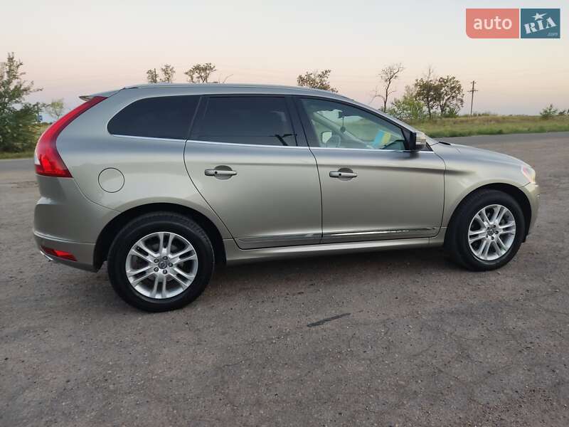 Внедорожник / Кроссовер Volvo XC60 2014 в Николаеве