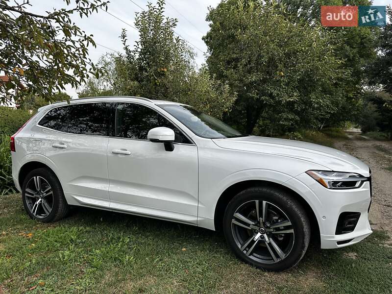 Внедорожник / Кроссовер Volvo XC60 2019 в 