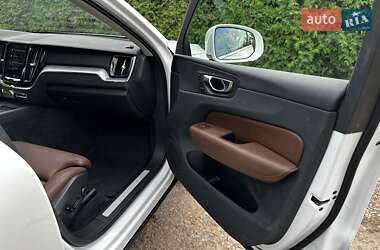 Внедорожник / Кроссовер Volvo XC60 2019 в 