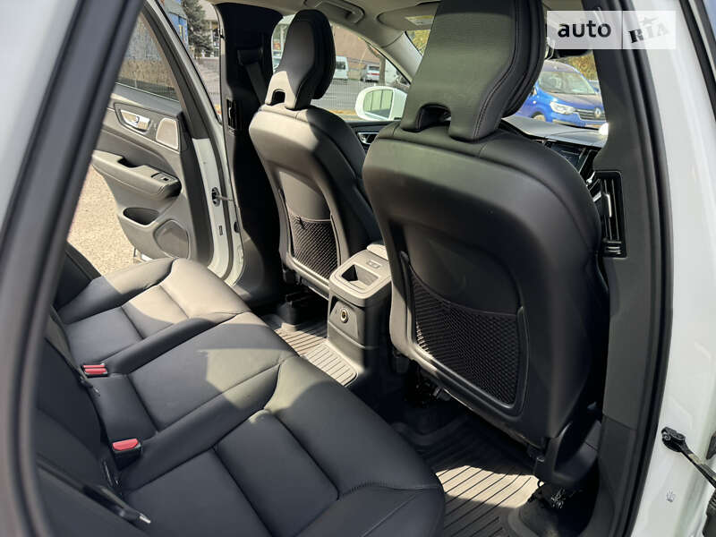 Внедорожник / Кроссовер Volvo XC60 2020 в Днепре