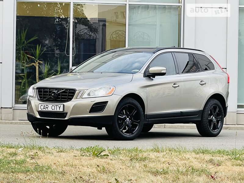 Внедорожник / Кроссовер Volvo XC60 2012 в Киеве