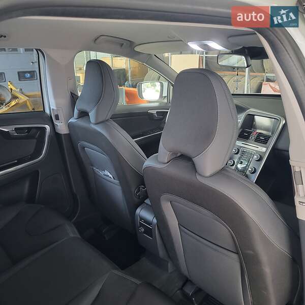 Внедорожник / Кроссовер Volvo XC60 2013 в Полтаве