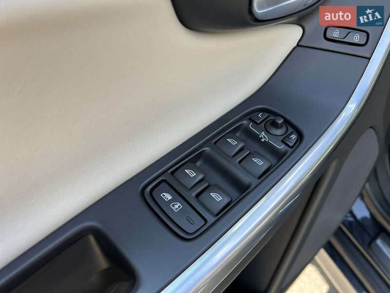 Внедорожник / Кроссовер Volvo XC60 2017 в Киеве фото 11 Внедорожник / Кроссовер Volvo XC60 2017 в Киеве