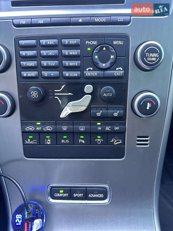 Внедорожник / Кроссовер Volvo XC60 2009 в Киеве