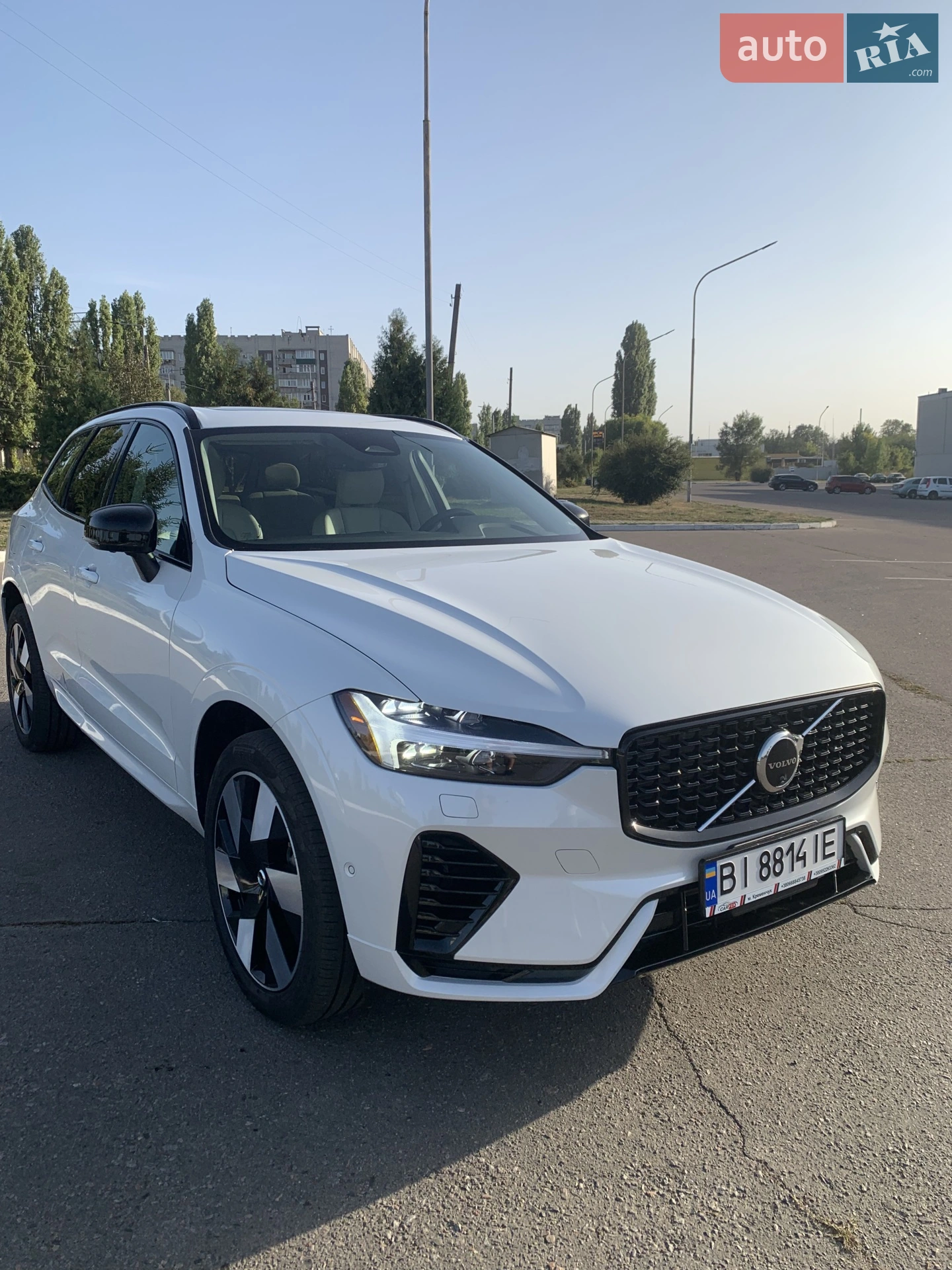 2023 Volvo XC60 - фото 1