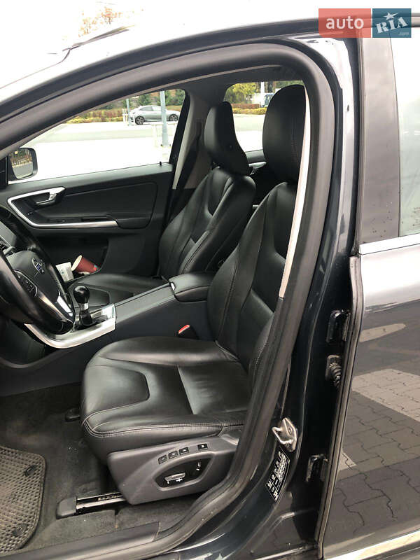 Внедорожник / Кроссовер Volvo XC60 2014 в Светловодске