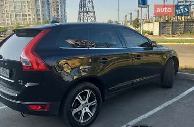 Внедорожник / Кроссовер Volvo XC60 2012 в 