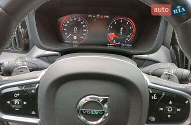 Позашляховик / Кросовер Volvo XC60 2019 в 