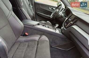 Позашляховик / Кросовер Volvo XC60 2019 в 