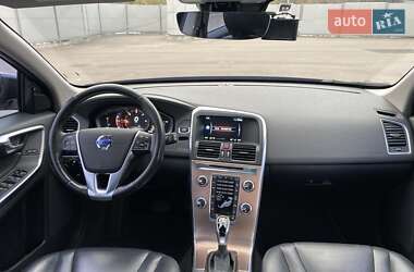 Внедорожник / Кроссовер Volvo XC60 2016 в 