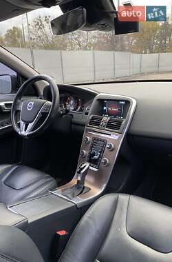 Внедорожник / Кроссовер Volvo XC60 2016 в 