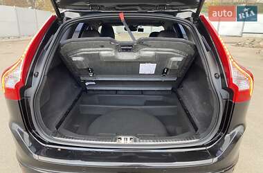 Внедорожник / Кроссовер Volvo XC60 2016 в 