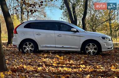 Внедорожник / Кроссовер Volvo XC60 2015 в 
