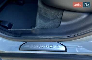 Внедорожник / Кроссовер Volvo XC60 2015 в 