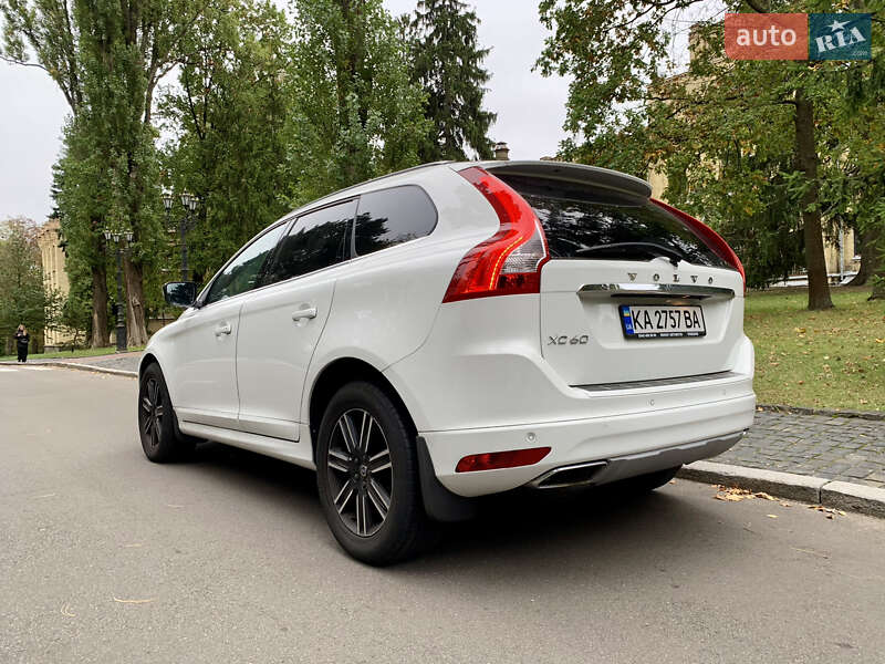 Внедорожник / Кроссовер Volvo XC60 2017 в Киеве