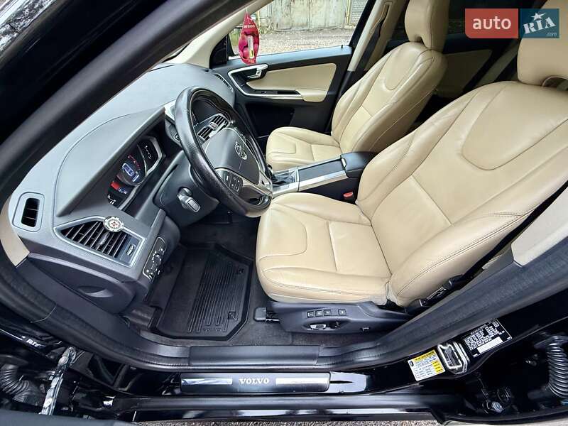 Внедорожник / Кроссовер Volvo XC60 2015 в Одессе