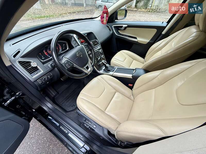 Внедорожник / Кроссовер Volvo XC60 2015 в Одессе
