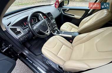 Внедорожник / Кроссовер Volvo XC60 2015 в 