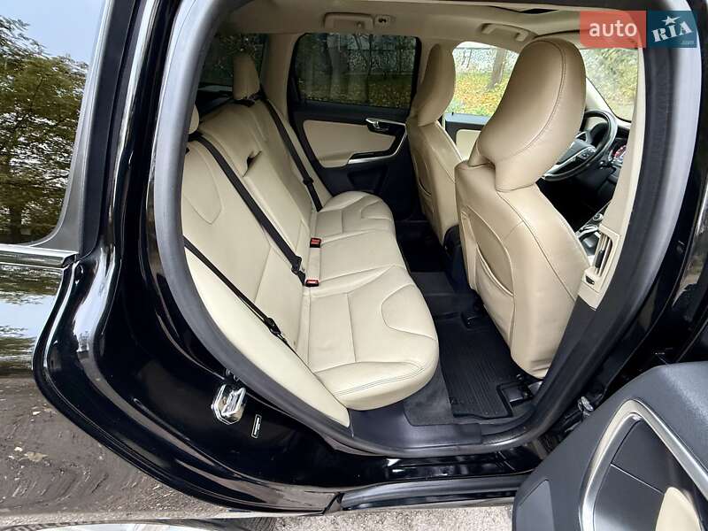 Внедорожник / Кроссовер Volvo XC60 2015 в Одессе