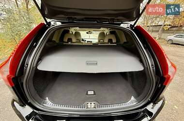 Внедорожник / Кроссовер Volvo XC60 2015 в 