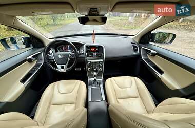 Внедорожник / Кроссовер Volvo XC60 2015 в 