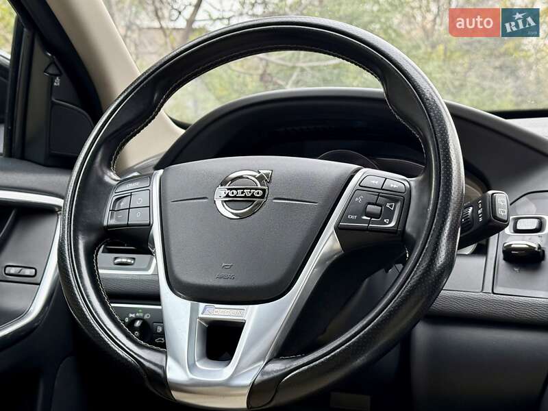 Внедорожник / Кроссовер Volvo XC60 2015 в Одессе
