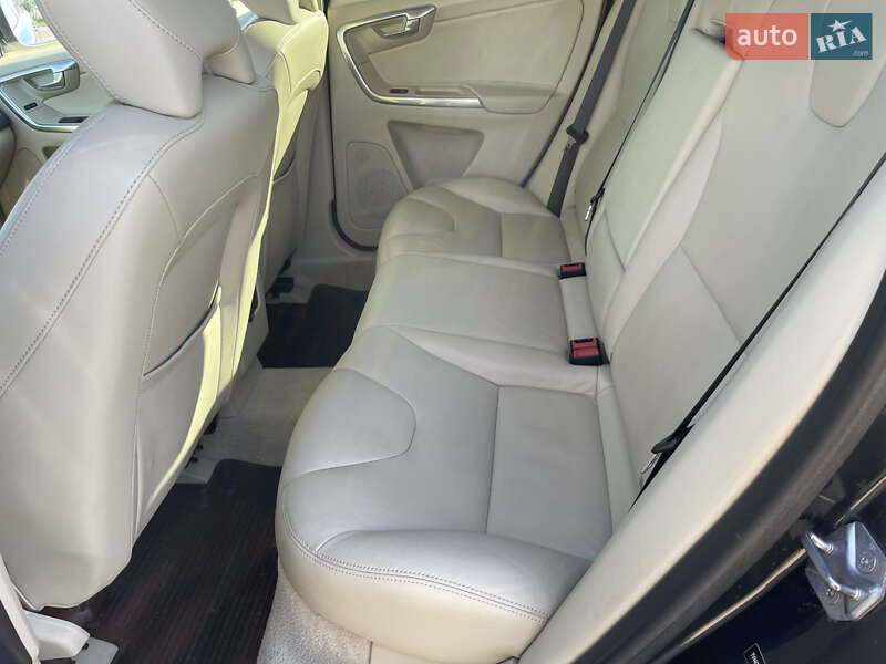 Внедорожник / Кроссовер Volvo XC60 2014 в Львове