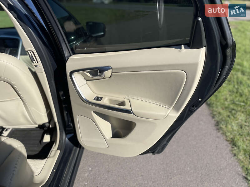 Внедорожник / Кроссовер Volvo XC60 2014 в Львове